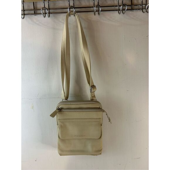 Fossil leather 7"x8" crossbody cream colored 2 zippers - Picture 2 of 8